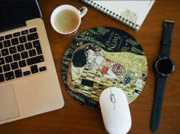Podkładka pod mysz dla dziewczyny G. Klimt, Pocałunek