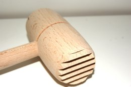 Tłuczek młotek drewniany okrągły 29 cm