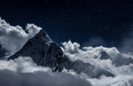 Fototapeta Top Of Mount In The Clouds At Night, Nepal