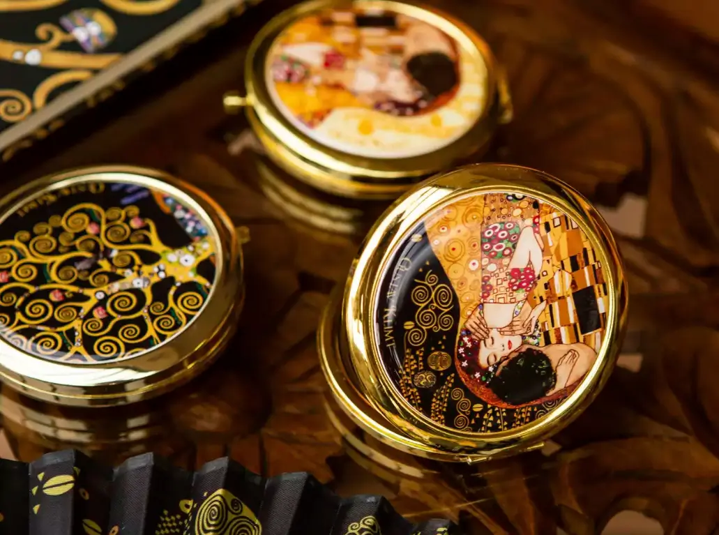 Okazje - Lusterko do torebki G Klimt Pocalunek